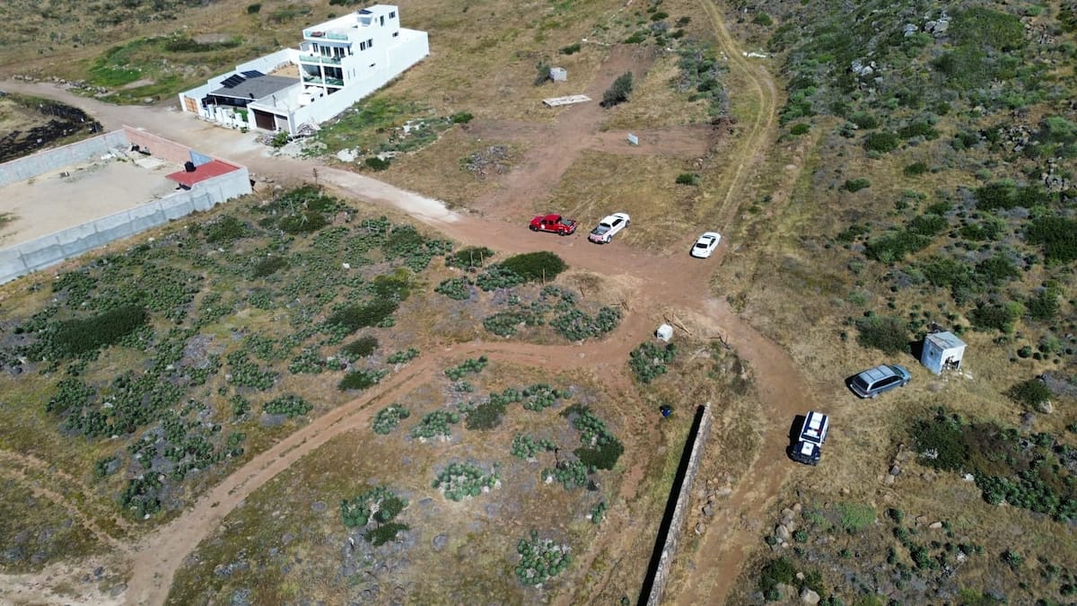El accidente fue reportado por un testigo; autoridades mantienen un operativo sin localizar aún a los ocupantes. Foto: Cortesía