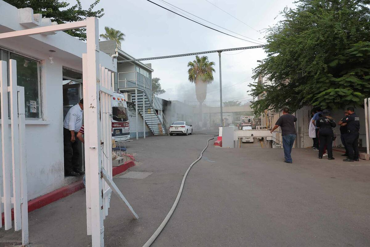 Columna de humo logró ingresar por las ventanas. Foto: Eleazar Escobar