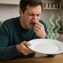 ¿Por qué los platos huelen a huevo después de lavarlos? El error durante el lavado que puede dejar residuos y cómo evitar que el mal olor permanezca