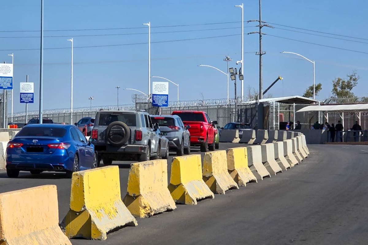 Hasta 1 hora con 30 minutos de espera para cruzar a Calexico por la garita Oeste