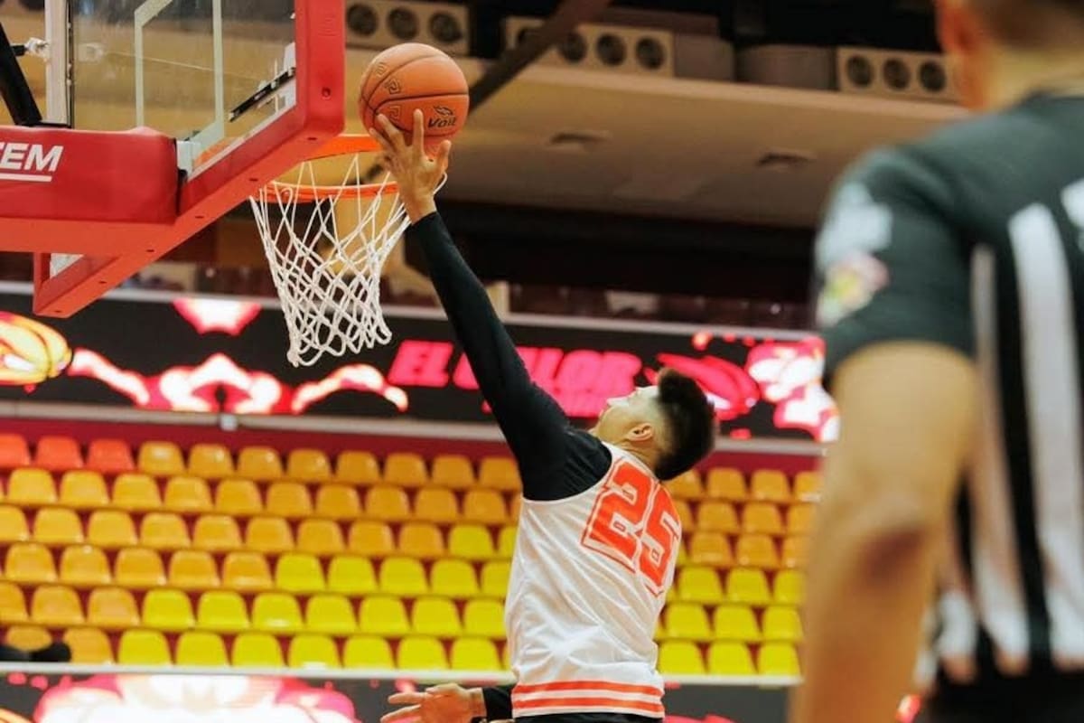 Con el pie izquierdo