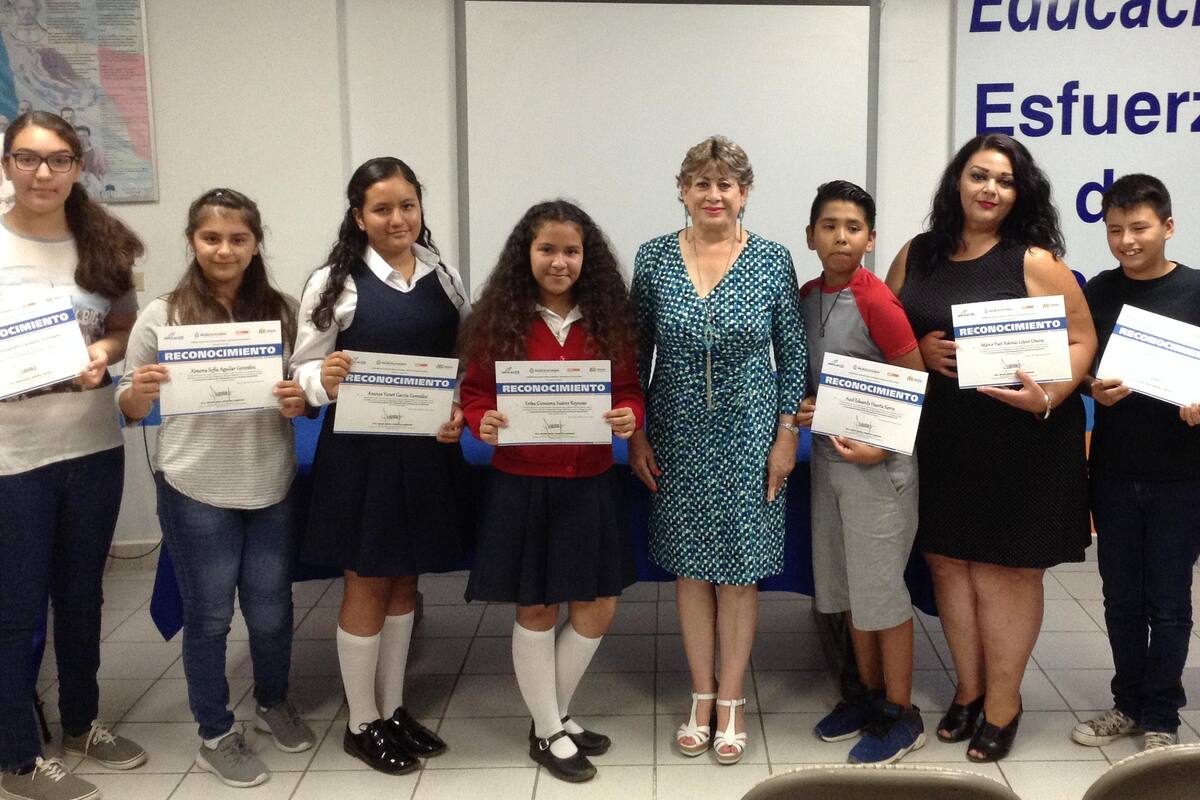 Alumnos sobresalientes viajan a la Ciudad De México