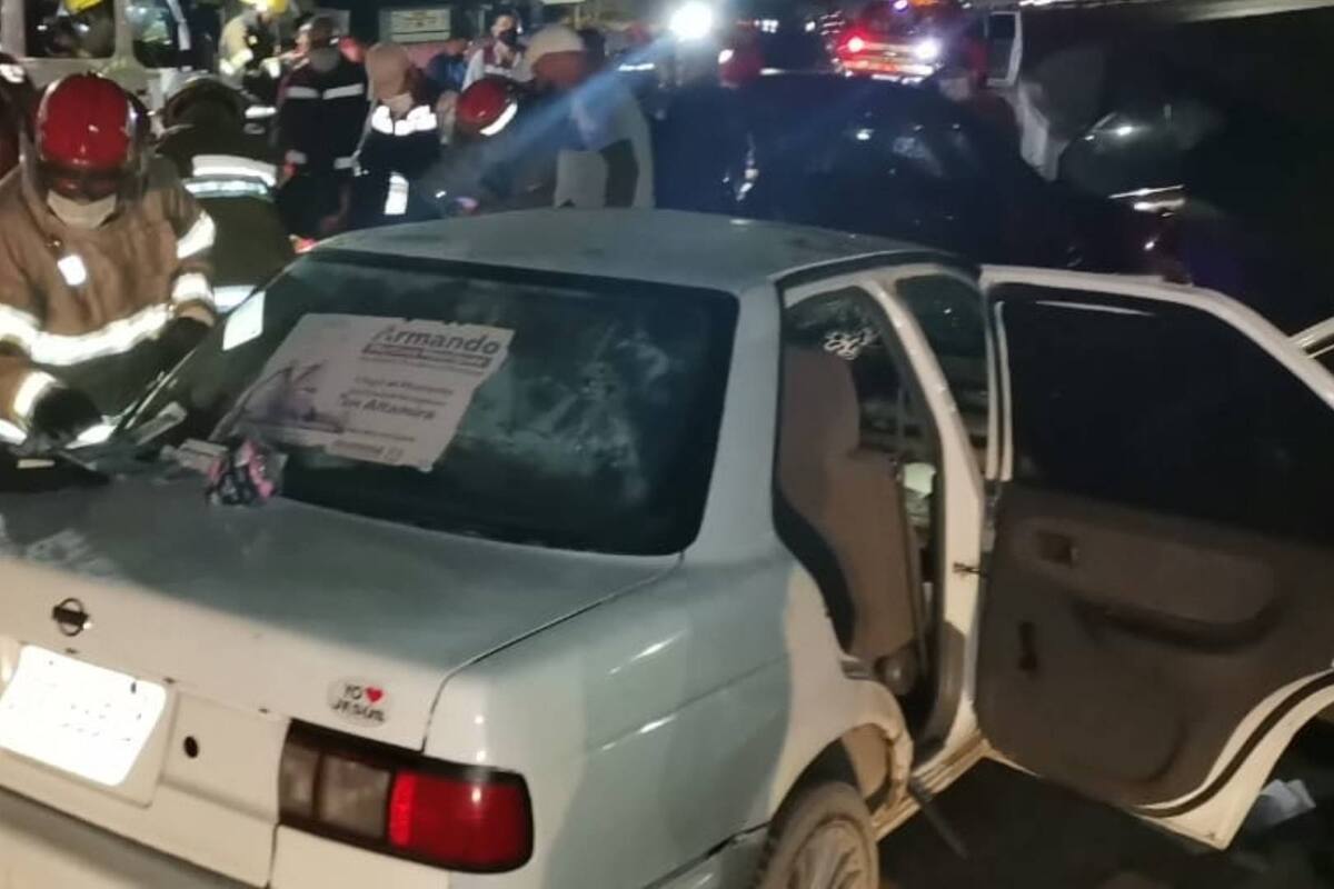 Conductor provoca grave choque al confundir accidente automovilístico con operativo antialcohol