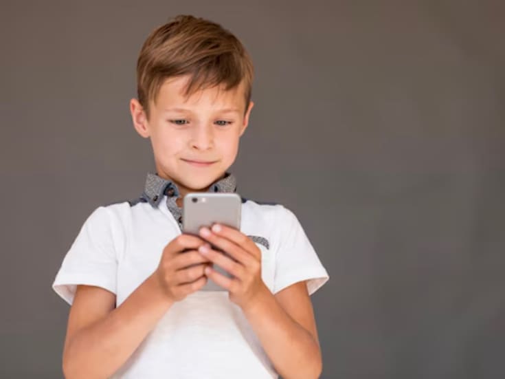 Dinamarca prohíbe el acceso a redes sociales a menores de 15 años, con excepción parental desde los 13