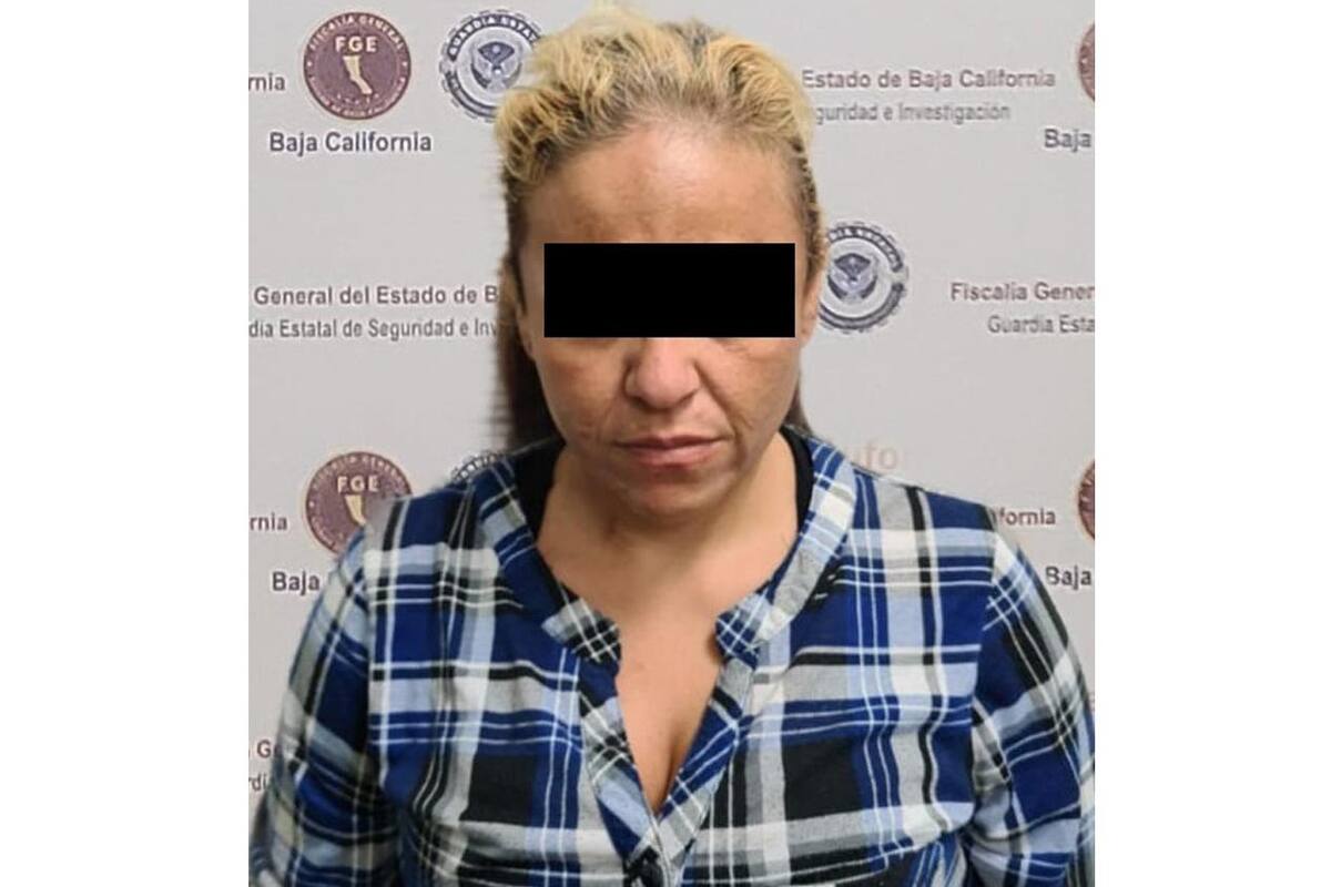 FGE detiene a mujer por robo a comercio en Tijuana