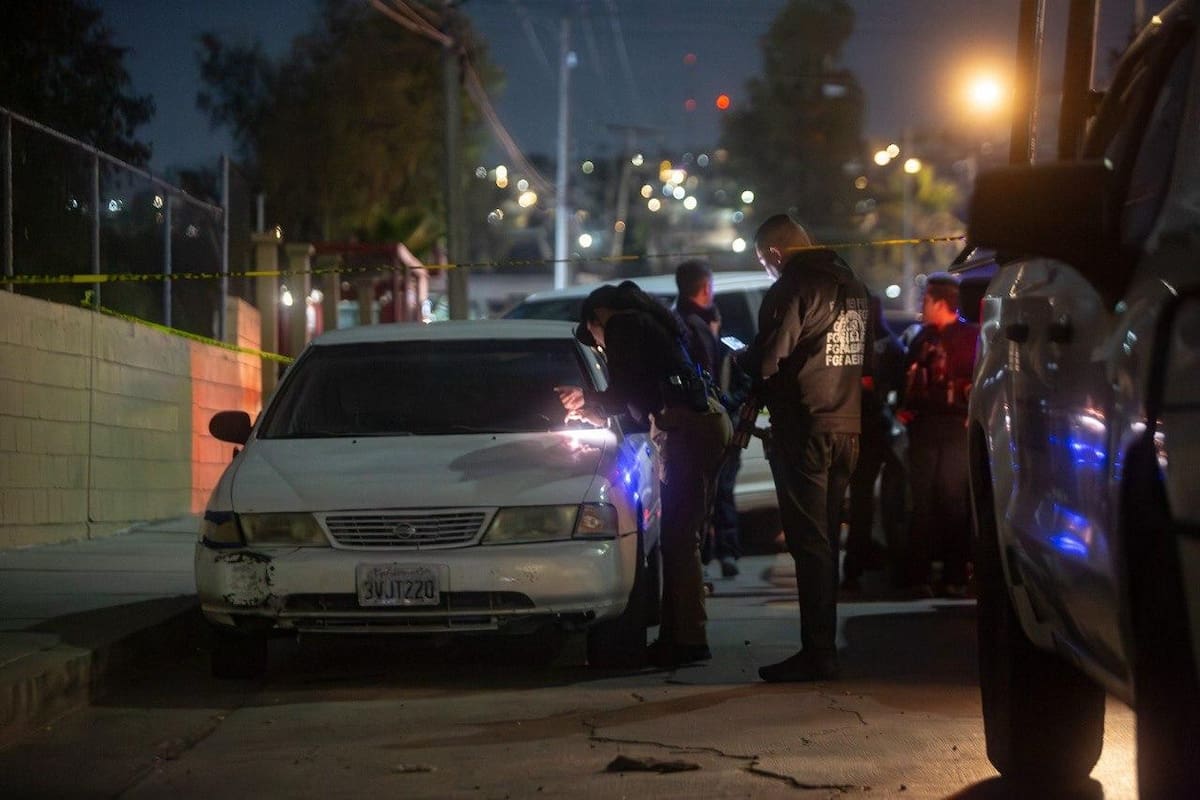 La víctima fue localizada envuelta en una cobija dentro de un automóvil estacionado sobre la avenida Tapachula. Foto: Border Zoom