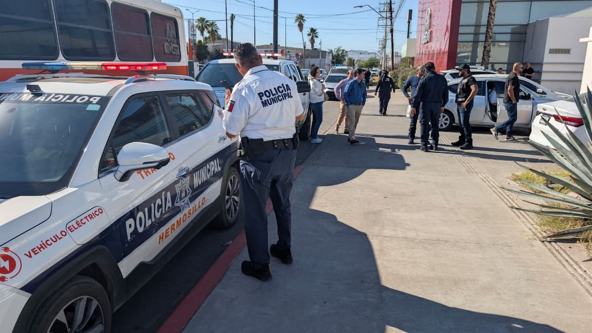 Bomberos y cuerpos de emergencia atendieron el reporte en el CIAS del Isssteson, en la colonia San Benito.