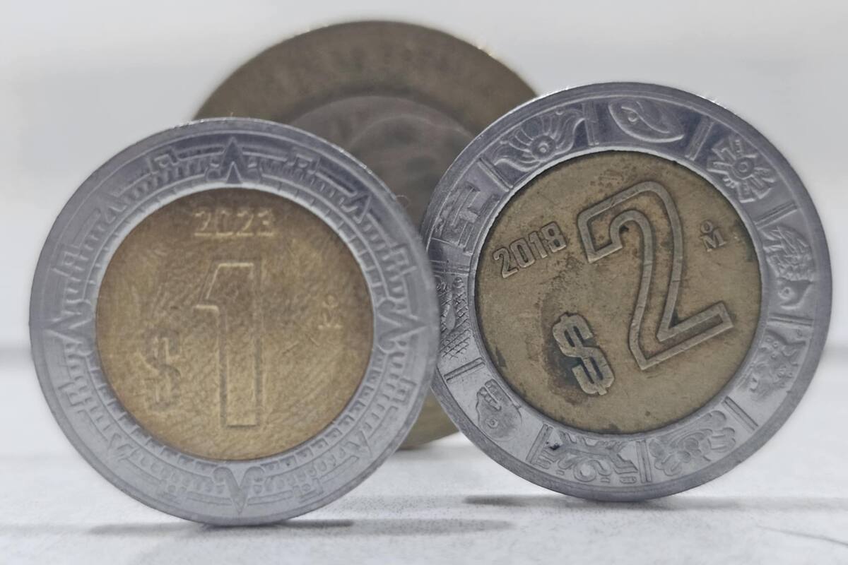 El peso mexicano se debilita frente al dólar tras cuatro semanas de ganancias