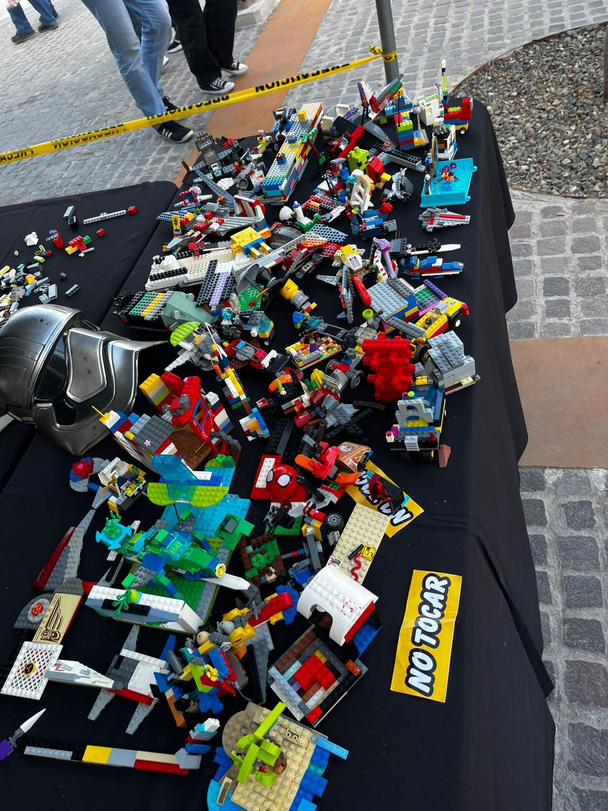 Cientos de personas participaron en el evento organizado por Tom Simpson, presidente de Baja LUG, que además mantiene una exhibición permanente en el Museo del Coleccionista de Tijuana y en marzo cambiará a temática oriental. Foto : Baja Lug