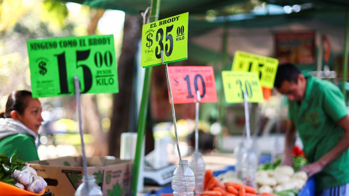 Un hogar de cuatro personas necesitó 19,372 pesos al mes para cubrir lo básico en zonas urbanas. /Reuters