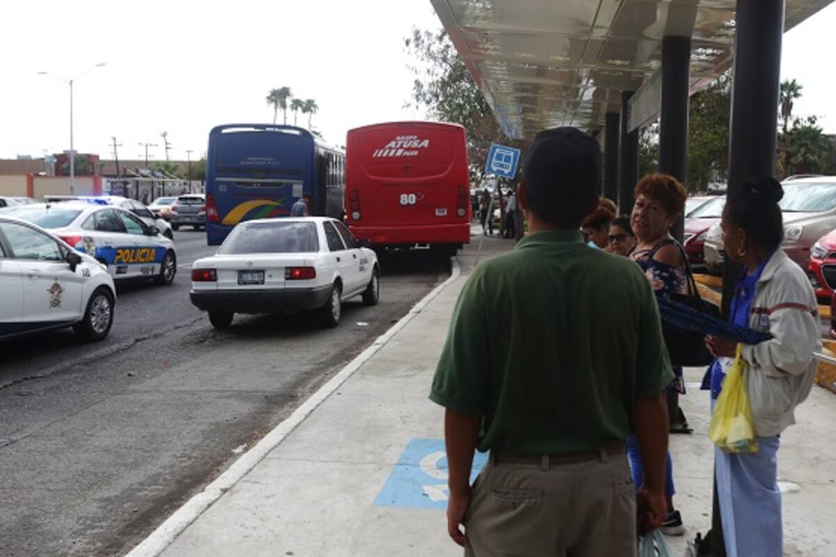 432 multas por estacionarse en zonas de ascenso y descenso de transporte público