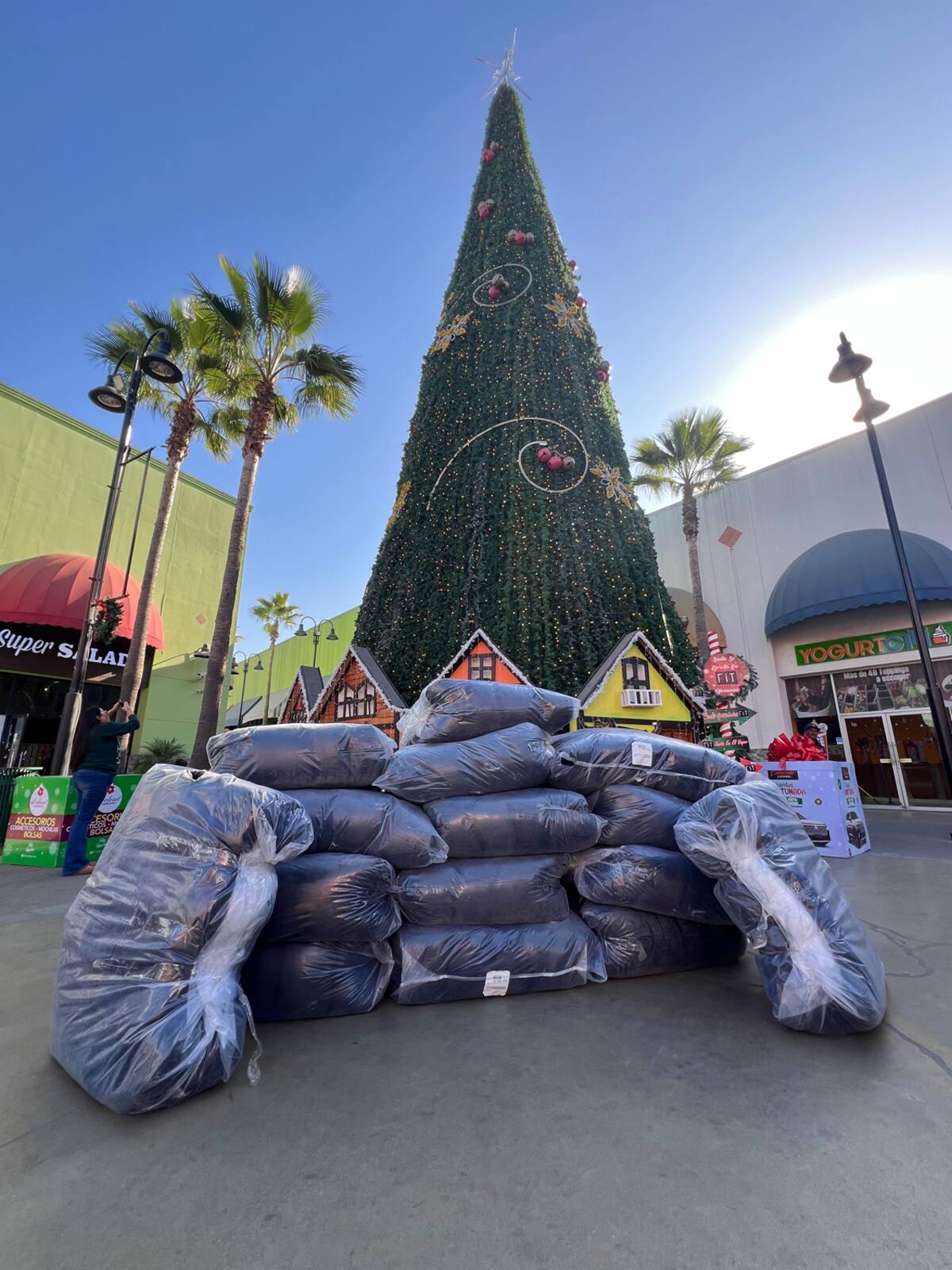 Macroplaza Insurgentes invitó a los lectores a apoyar el Cobertón 2024.