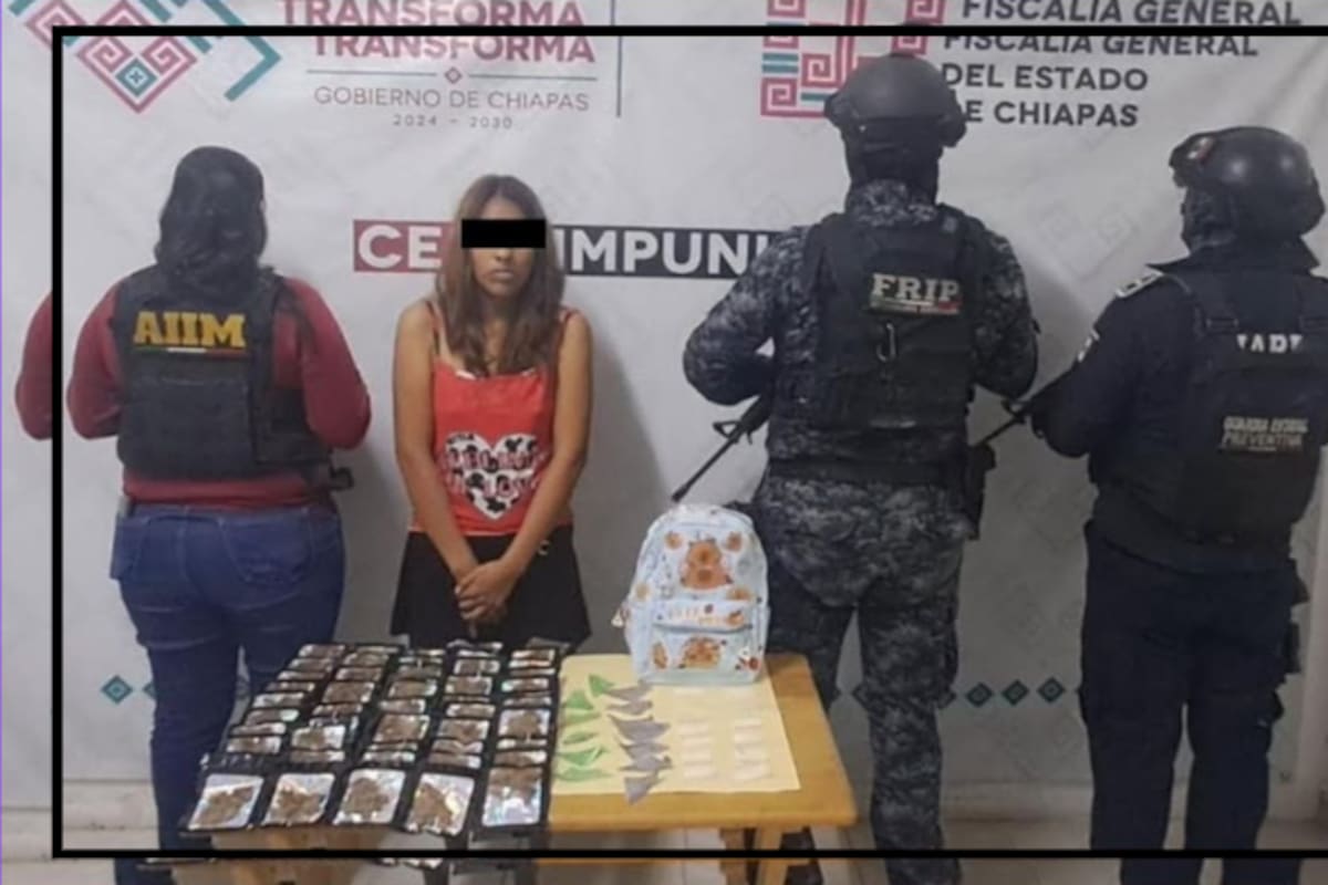 Cae mujer con mochila repleta de droga en Chiapas: llevaba marihuana, cocaína y cristal