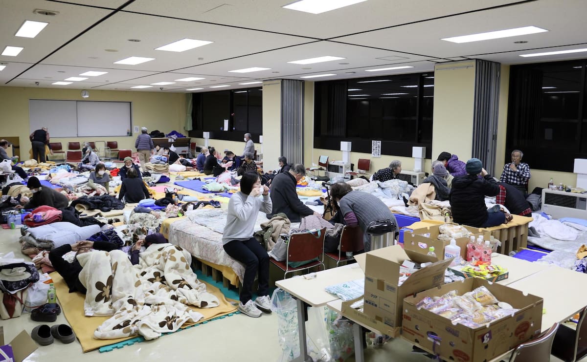 Continuan incendios forestales en Japón
