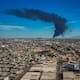 Incendio de gran magnitud obliga a cerrar carretera a San Felipe; columna de humo es visible a kilómetros