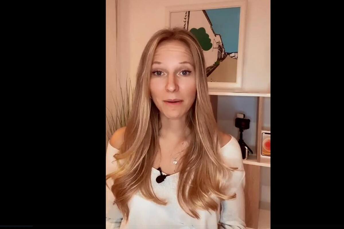 Mujer empieza a enseñar algunas palabras en ruso y se viraliza en TikTok