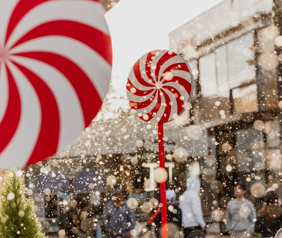 El “Peppermint Beach Club” tendrá nevadas, cenas navideñas, fotos con Santa y juegos desde el 14 de noviembre hasta el 24 de diciembre. Foto: Cortesía