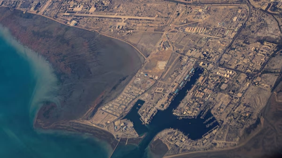 El gobierno de Estados Unidos considera flexibilizar restricciones energéticas para garantizar el suministro mundial de crudo. /Reuters