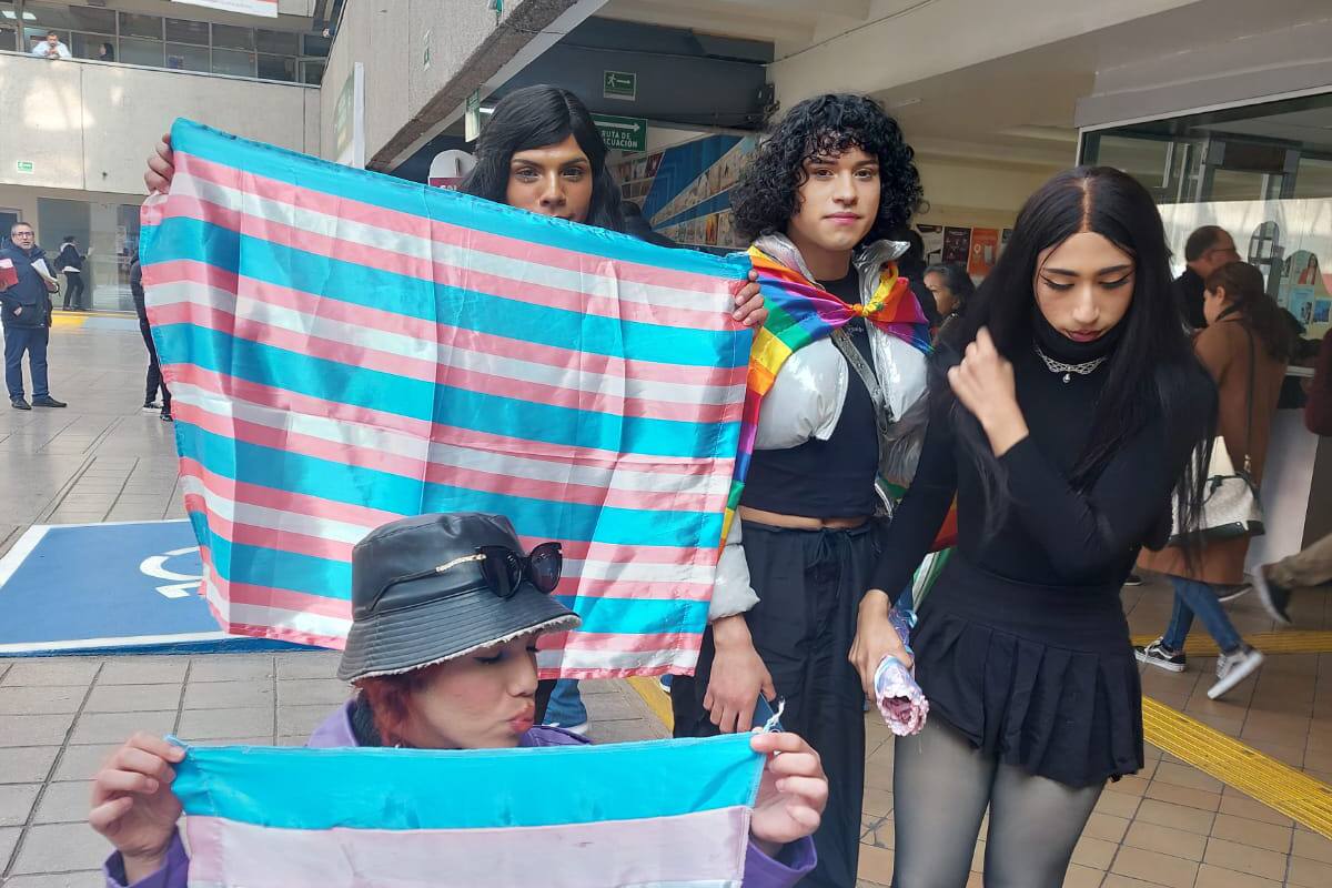 Comunidad LGBTTI+ se manifiesta en contra de actos discriminatorios y transfobicos
