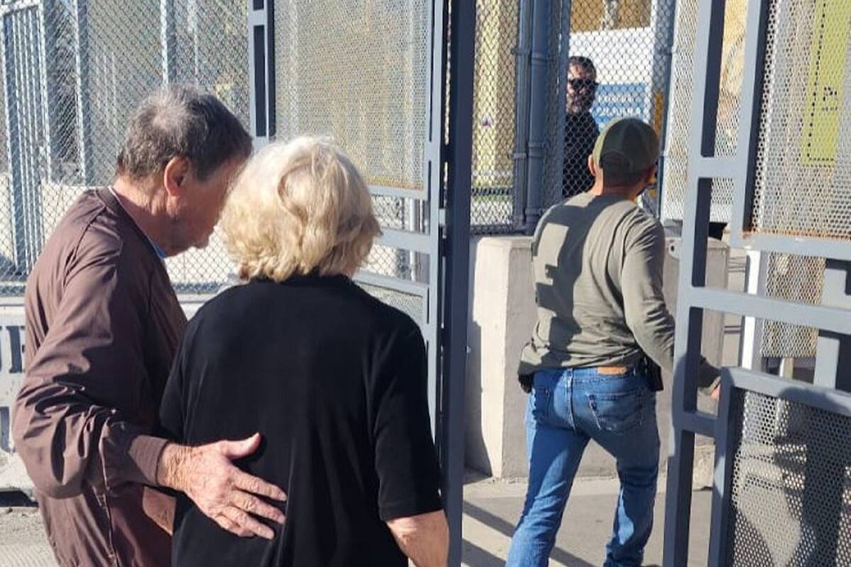 Hallan a pareja de ‘abuelitos’ extraviados en Ensenada