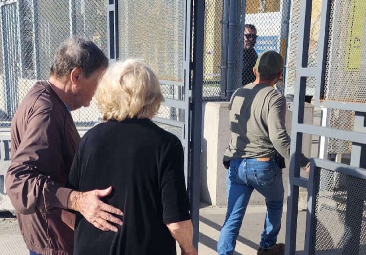 Los oficiales de la FESC les brindaron asistencia y los trasladaron a la frontera para su repatriación a Estados Unidos. Foto: Cortesía