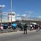 Familiares mantienen bloqueo en la carretera México 15, tras riña en el Cereso de Ciudad Obregón
