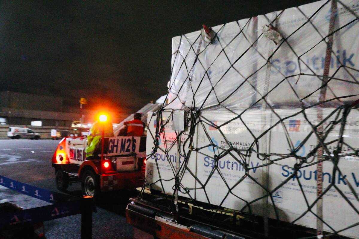 Arriban a México 200 mil dosis de Sputnik V para combatir el Covid-19