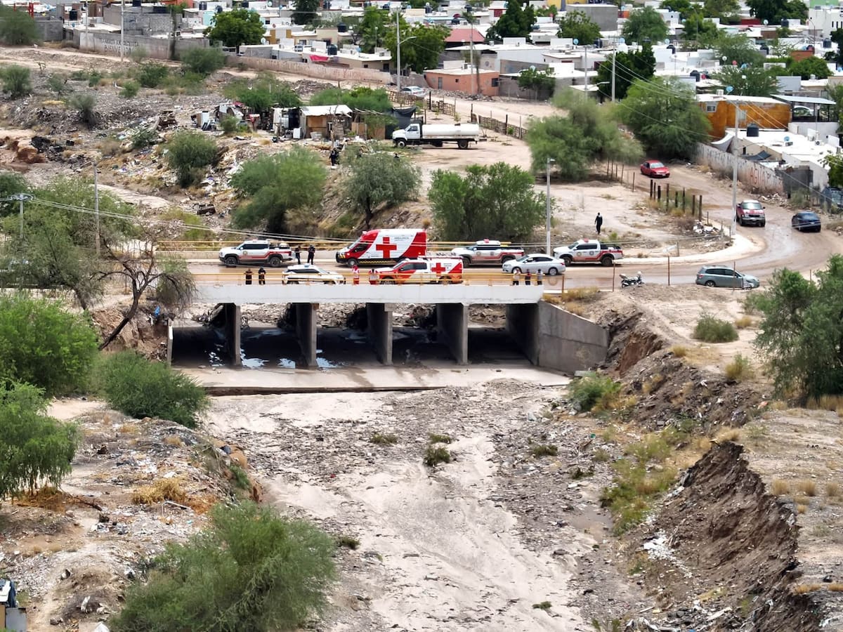 Elementos de Bomberos y Cruz Roja buscaron al adulto mayor en distintos puntos del canal Lázaro Cárdenas, al Poniente de Hermosillo.