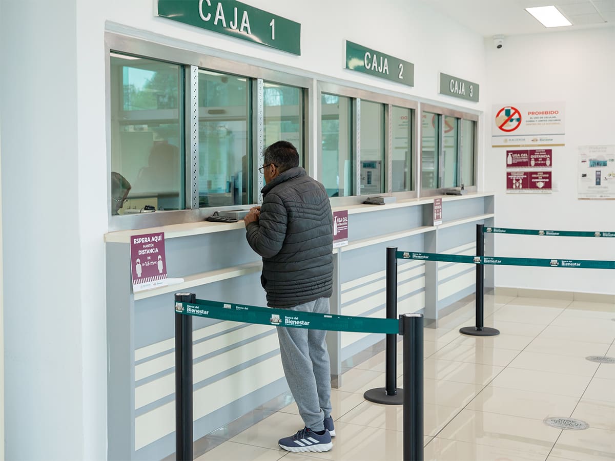 De acuerdo con la Secretaría de Hacienda, las sanciones derivaron de observaciones administrativas realizadas por la CNBV relacionadas con controles internos y procesos operativos, pero no significa que hubo perjuicio económico para usuarios. | Foto: Banco del Bienestar