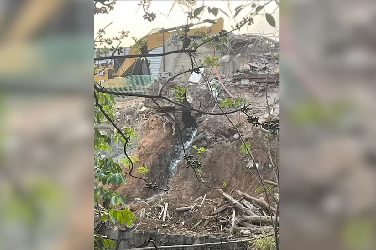 Aguas negras vertidas durante 15 días al río San Felipe tras ruptura de drenaje en obra de plaza comercial en Oaxaca generan denuncias vecinales por contaminación y falta de intervención de autoridades federales y locales