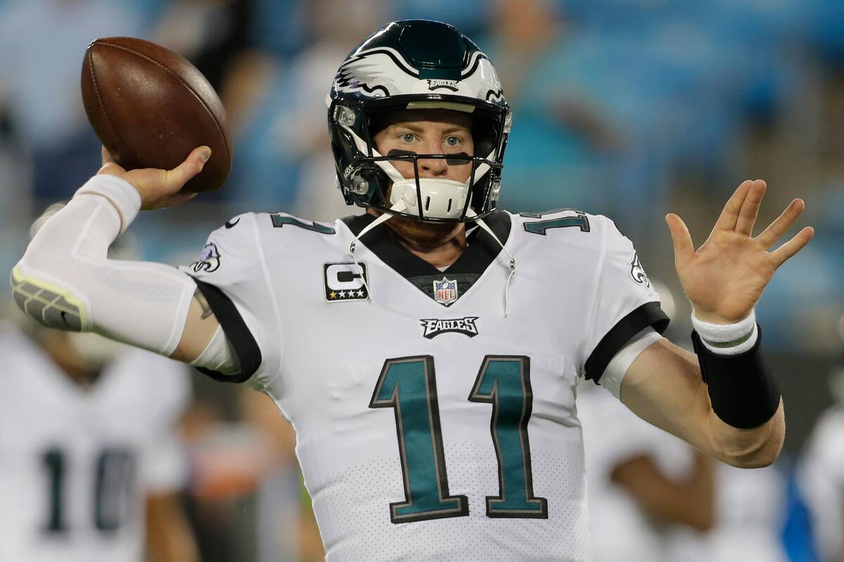 Abuchean a Carson Wentz ¡en el estadio vacío de las Águilas!