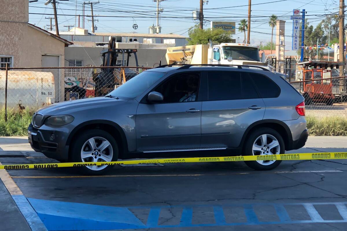 Fallece hombre en estacionamiento de tienda de autoservicio