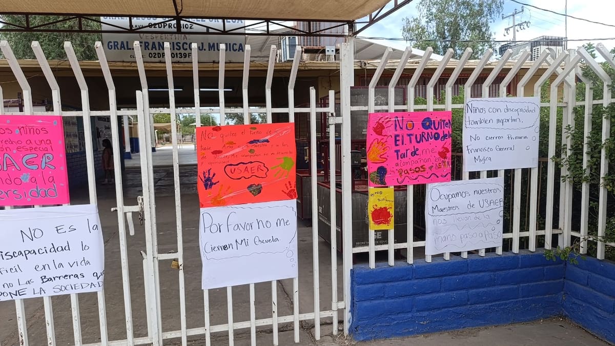 La campaña surgió después de que madres de familia se manifestaran frente al plantel para solicitar que no desaparezca el turno vespertino y se mantenga también el personal de la Unidad de Servicios de Apoyo a la Educación Regular (USAER).│Foto: Cortesía