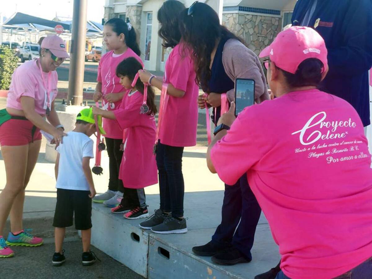 También se realizará una caminata que iniciará en el mismo punto, pero solo llegará al puente Machado y de regreso al sitio de arranque donde habrán de entregarse las medallas de participación.