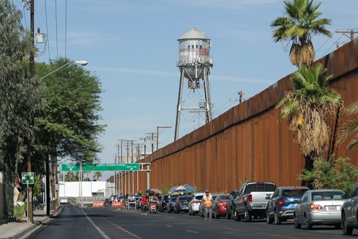 Filas de 1 hora en garita Nuevo Mexicali; 40 minutos en garita Oeste