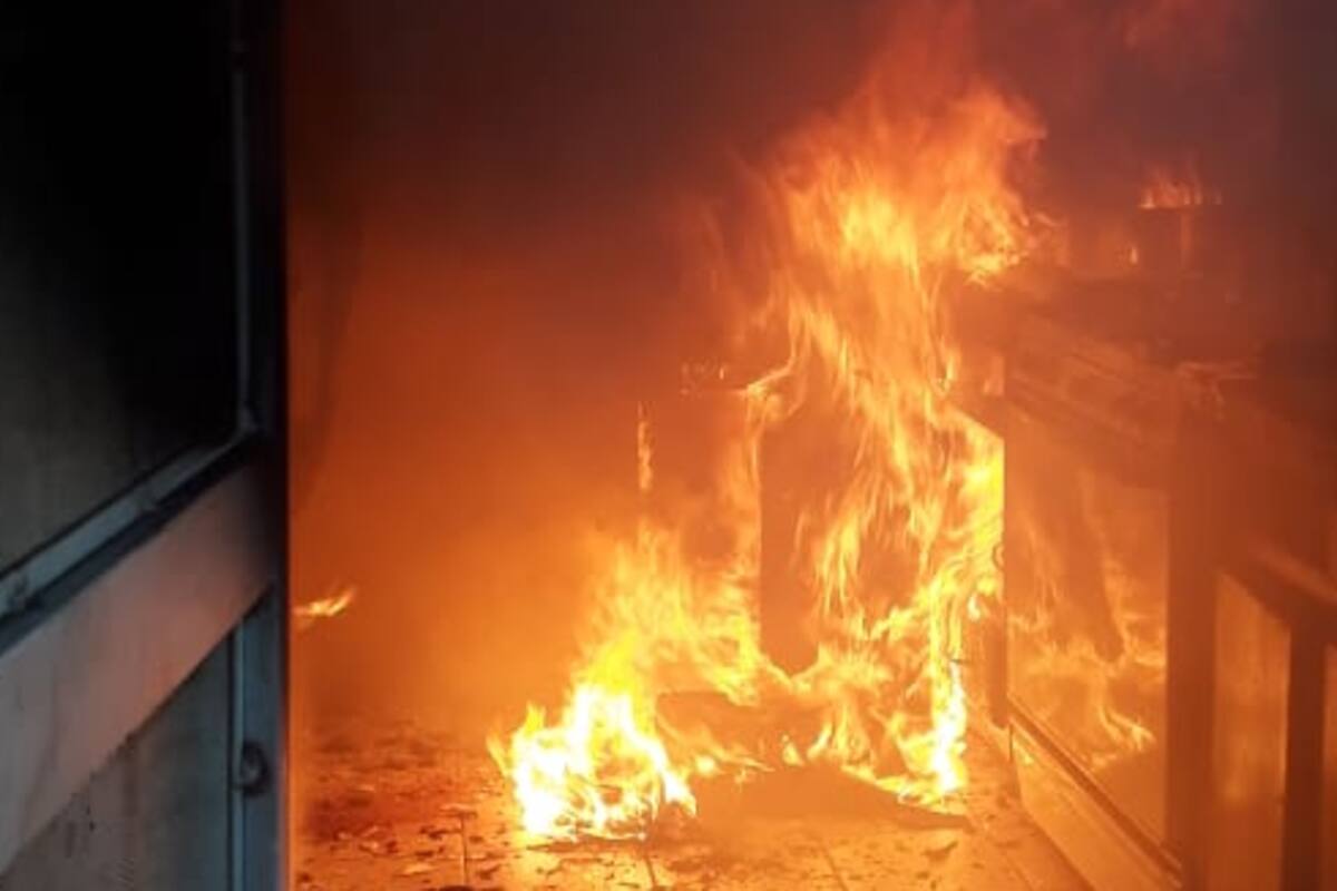 Incendio afecta una casa en colonia Maestros Estatales