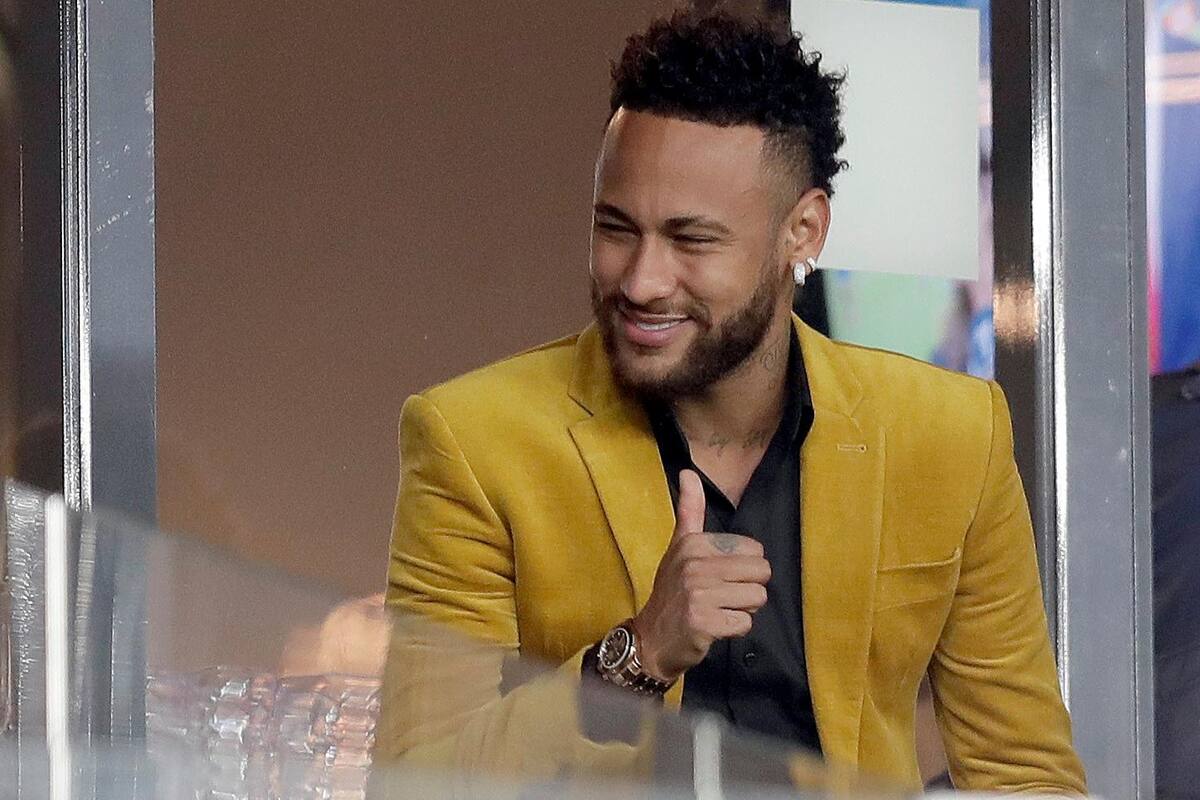 Neymar anuncia recuperación y evita hablar de su futuro