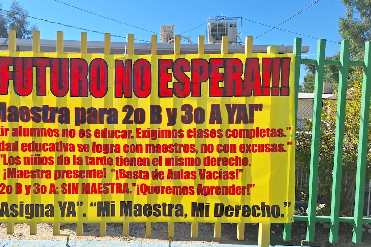 Padres de familia protestan por falta de docentes en jardín de niños Vicente Guerrero