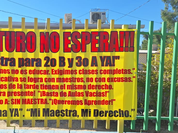 Padres de familia protestan por falta de docentes en jardín de niños Vicente Guerrero