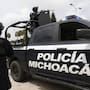 Investigan a policías de al menos 20 municipios de Michoacán por presuntos vínculos con el CJNG tras quema de vehículos