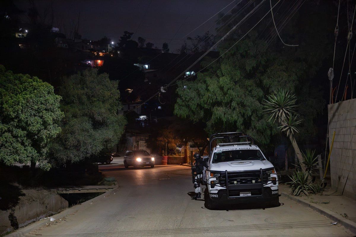 La víctima fue localizada con una herida de bala en el rostro dentro de una Ford Ranger en Playas de Tijuana. Foto: Border Zoom