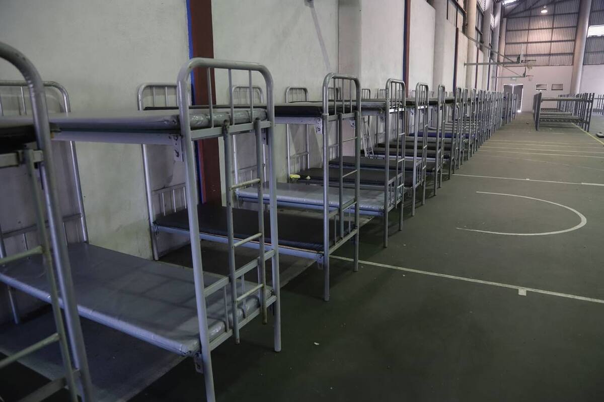 Buscan refugio por lluvias en unidad deportiva