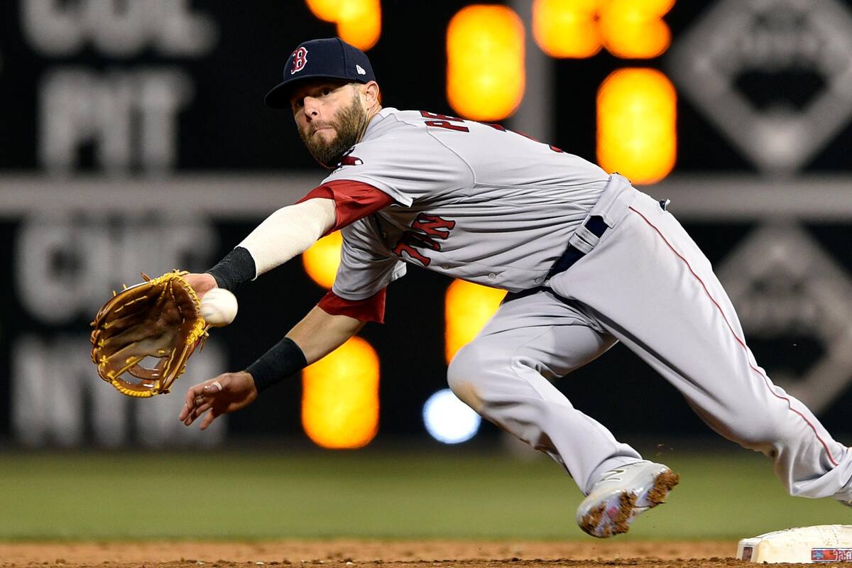 Dustin Pedroia va a lista de lesionados por 60 días