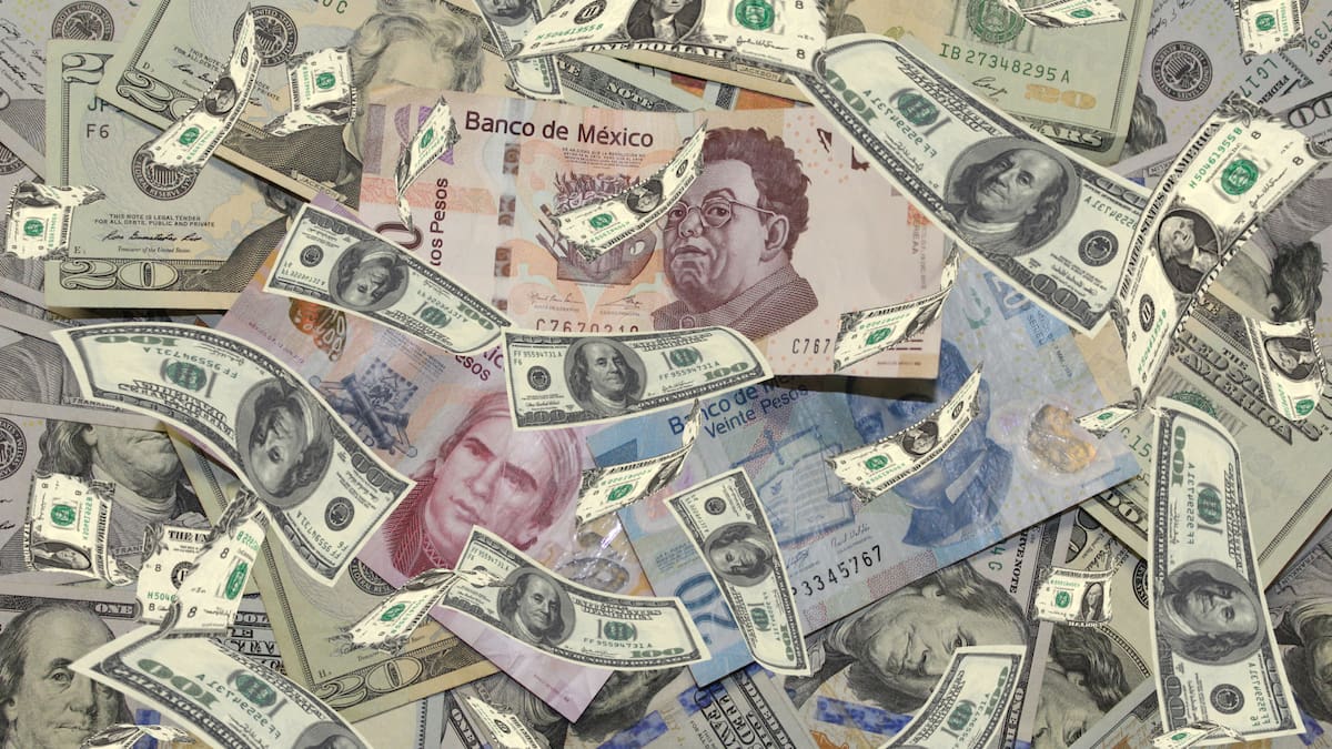 Peso mexicano sufre en vísperas de aranceles de Trump; cierra en 20.67 este lunes 3 de marzo