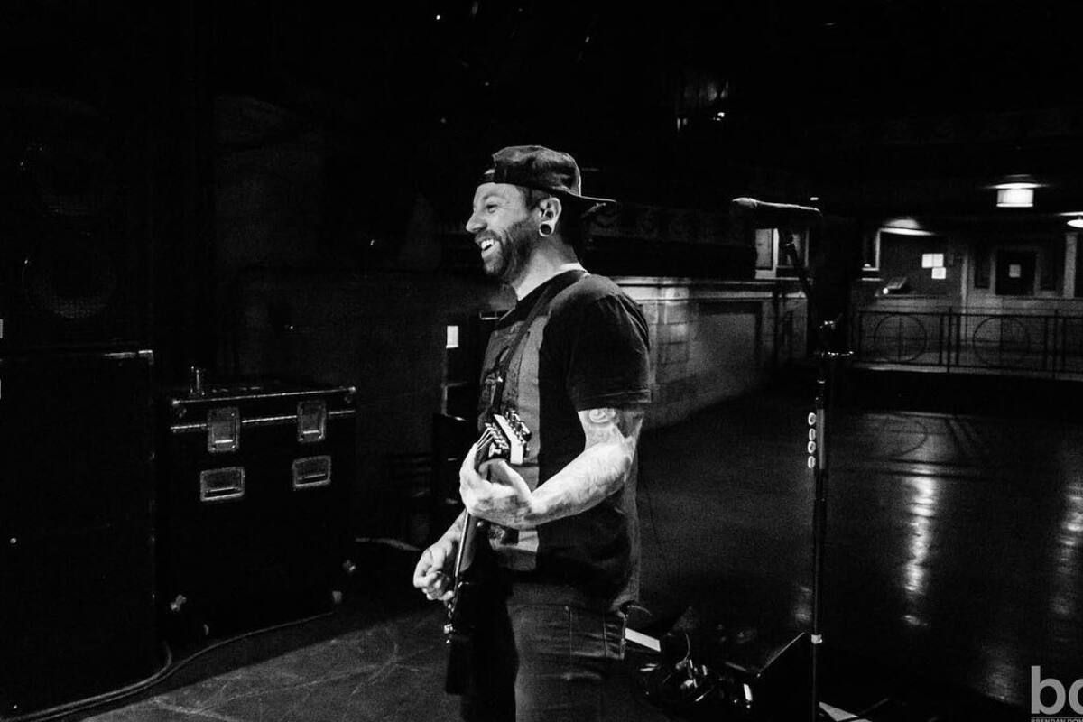 Muere Derek Jones, guitarrista de la banda Falling in Reverse