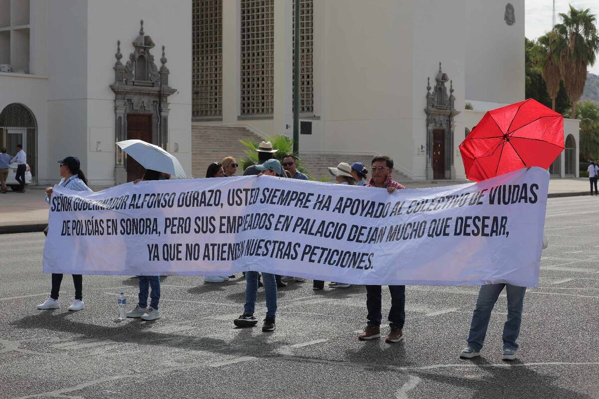Viudas de Policías Caídos bloquean bulevar Rosales para exigir compensaciones