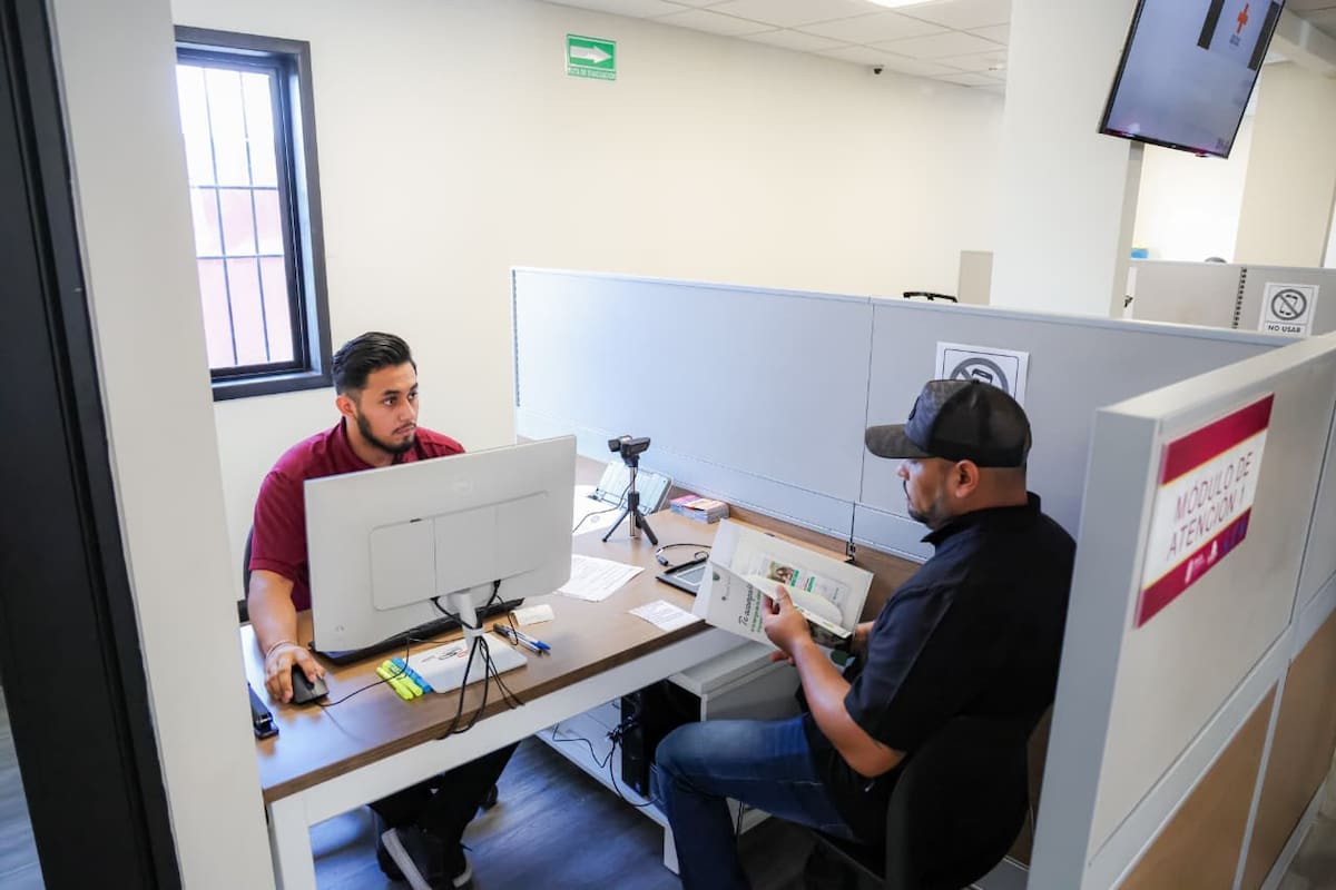 La nueva oficina en la zona oriente de Mexicali ofrecerá servicios de control vehicular, licencias e impuestos estatales, beneficiando a cerca de 300 mil contribuyentes.
Foto: Cortesía.