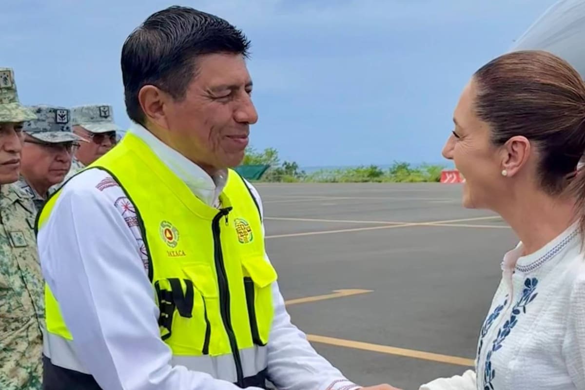 Sheinbaum llega a Oaxaca para atender afectaciones provocadas por el huracán Erick y esto dice el gobernador tras su visita