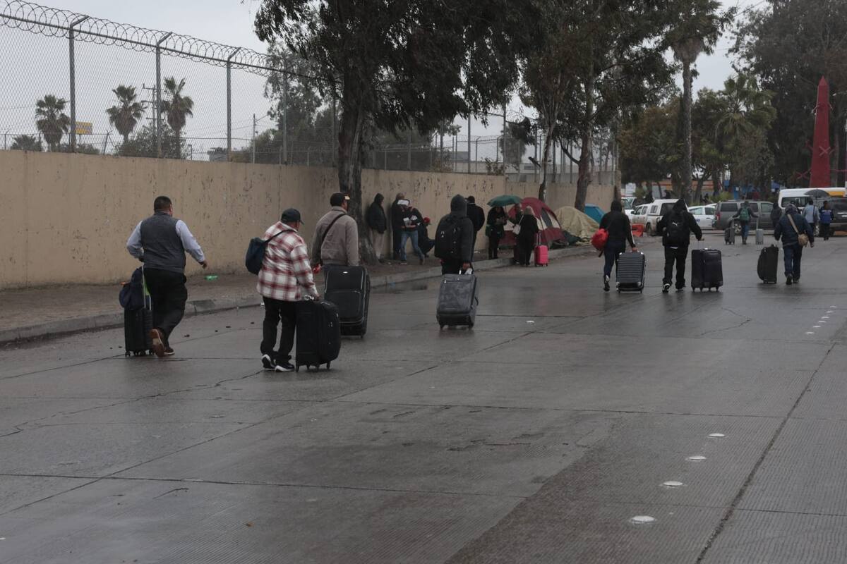 Cientos de pasajeros han resultado afectados por el bloqueo.