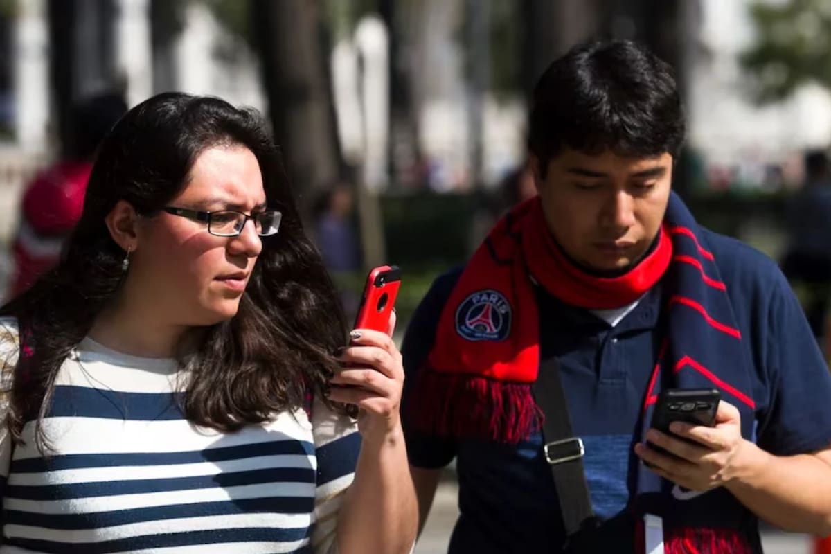 Telcel registra una caída de 2.9 millones de líneas de prepago en México durante el registro obligatorio de celulares, pero eleva sus ingresos por usuario mientras los planes de pago mensual mantienen su crecimiento